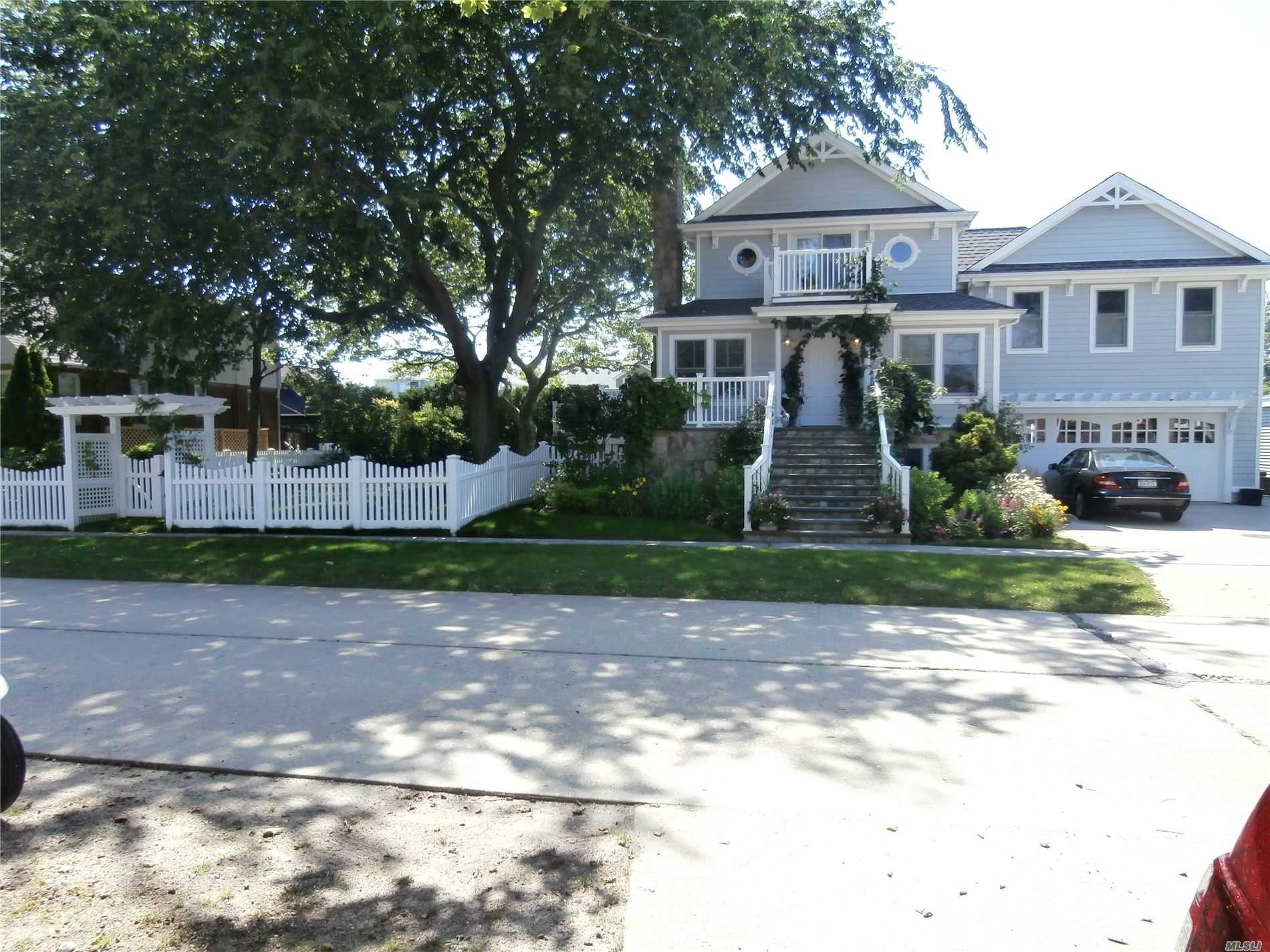 Sold 77 Lynbrook Avenue, Point Lookout, NY 11569 4 Beds / 3 Full