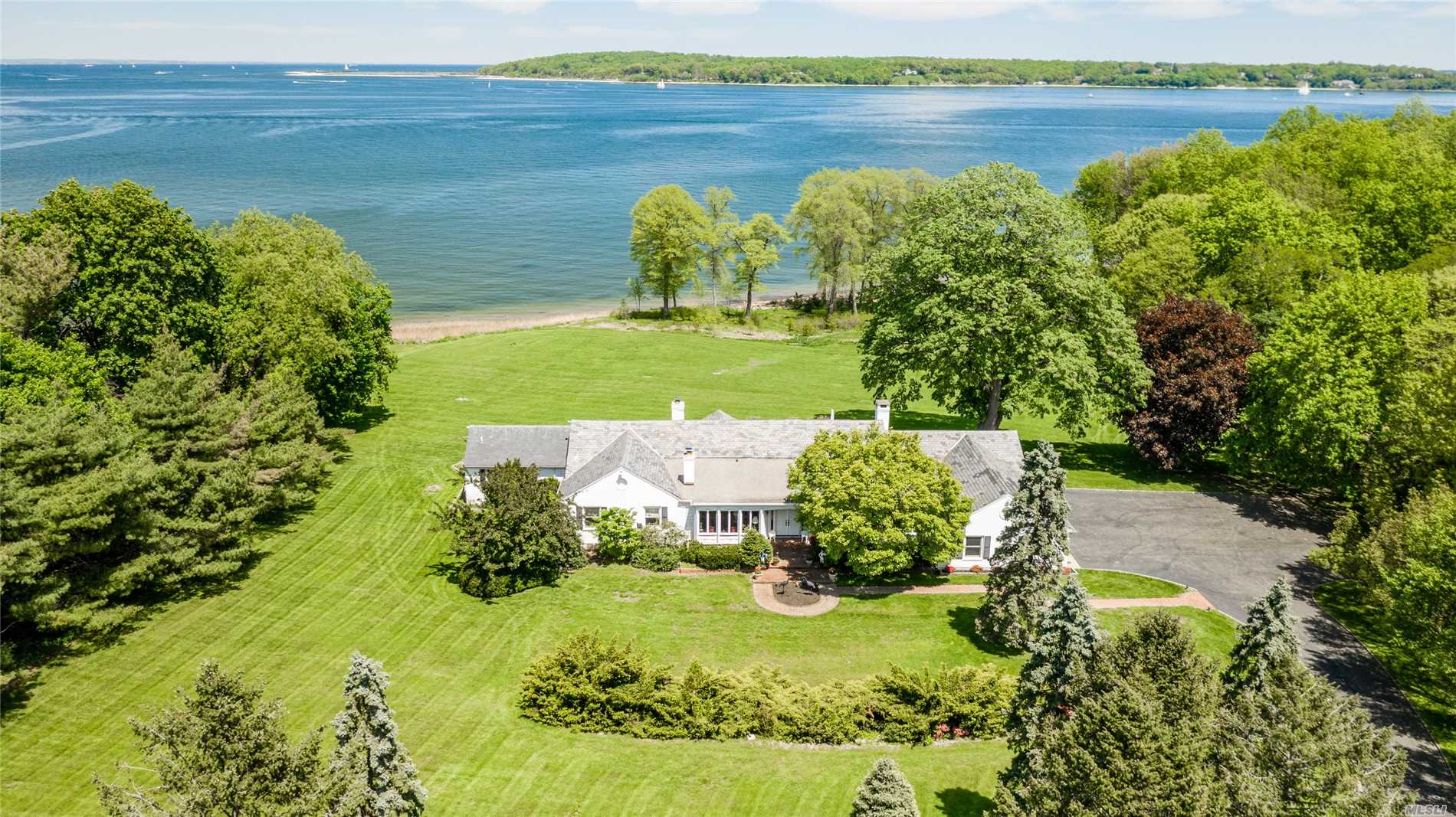 Sold 109 Centre Island Road, Centre Island, NY 11771 4 Beds / 4 Full
